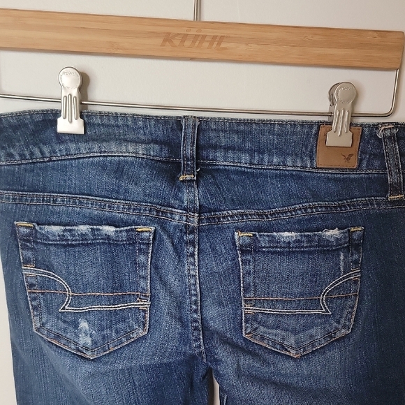 Favorite Boyfriend American Eagle Blue Jeans with Raw Hem Size 2 - Picture 2 of 5
